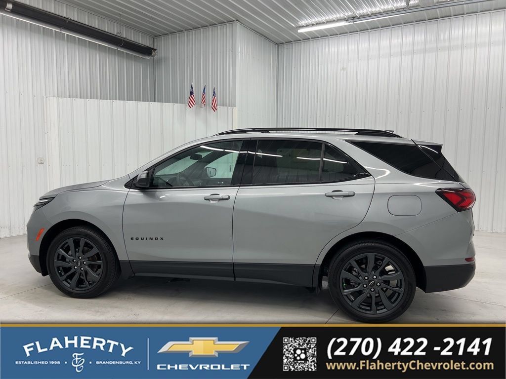 Used 2023 Chevrolet Equinox RS w/ LPO, Floor Liner Package FWD image 5