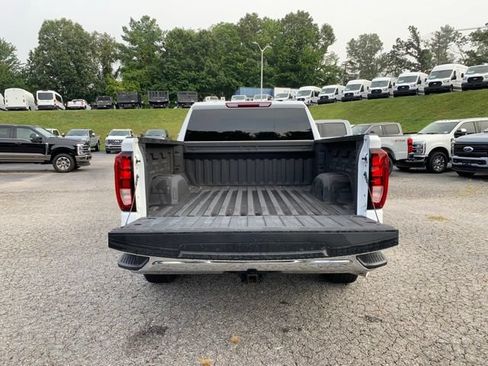 Used 2024 GMC Sierra 1500 Pro w/ Pro Value Package AWD/4WD image 8