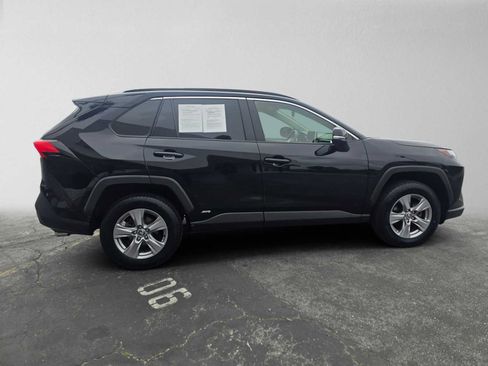 Used 2024 Toyota RAV4 XLE AWD/4WD image 2
