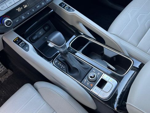 Used 2021 Kia Telluride SX w/ SX Prestige Package image 40