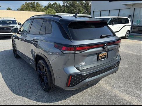 New 2026 Volkswagen Tiguan SE R-Line image 4