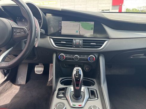 Used 2023 Alfa Romeo Giulia Veloce AWD/4WD image 42