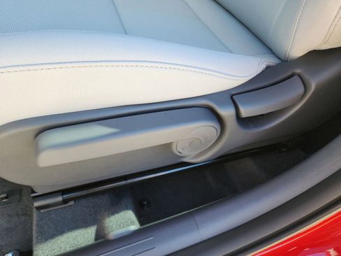 New 2026 Hyundai Kona SE image 17