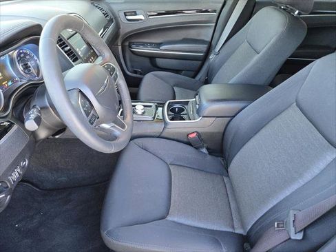 Certified 2023 Chrysler 300 Touring w/ Sport Appearance Package image 11