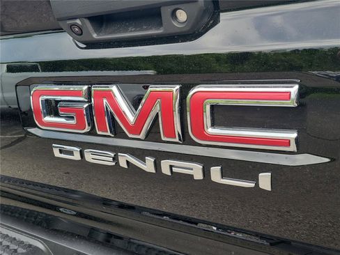 New 2026 GMC Canyon Denali image 16