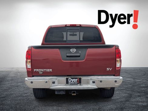 Used 2015 Nissan Frontier SV w/ SV Value Truck Package RWD image 5