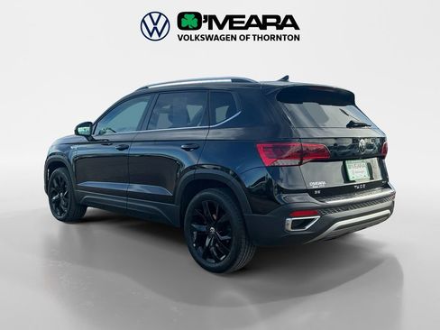 Used 2022 Volkswagen Taos SE w/ Panoramic Sunroof Package image 3