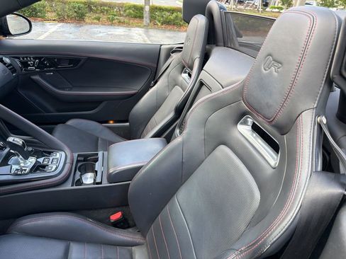 Used 2018 Jaguar F-TYPE R image 10
