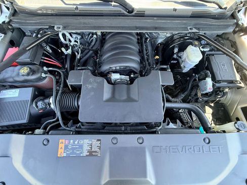 Used 2018 Chevrolet Tahoe Premier AWD/4WD image 3
