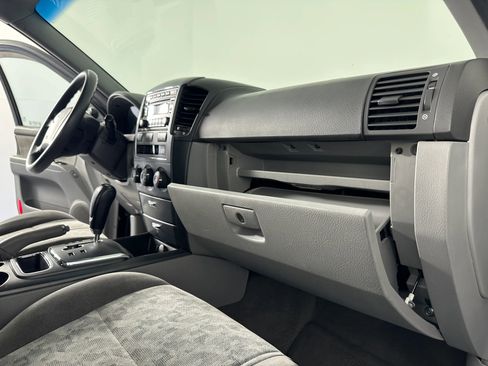 Used 2008 Kia Sorento LX image 39
