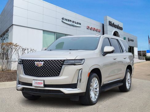 Used 2024 Cadillac Escalade Luxury w/ LPO, Floor Liner Package RWD image 2
