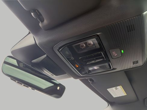 New 2026 Volkswagen Tiguan SE R-Line image 20