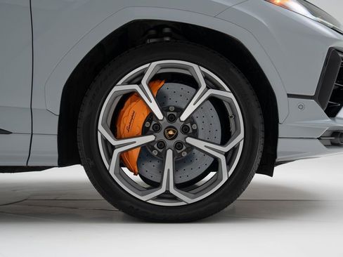 Used 2024 Lamborghini Urus S AWD/4WD image 9