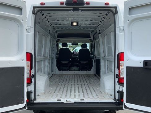 Used 2025 RAM ProMaster 3500 w/ Convenience Group FWD image 12
