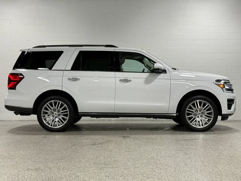 Used 2022 Ford Expedition Limited AWD/4WD image 4