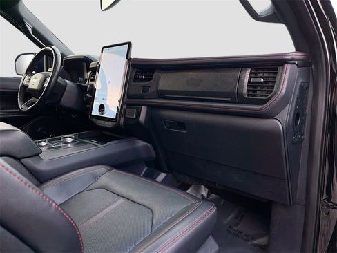 Used 2023 Ford Expedition Limited image 31