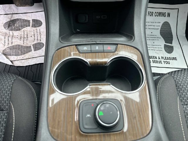Used 2023 GMC Acadia SLE FWD image 41