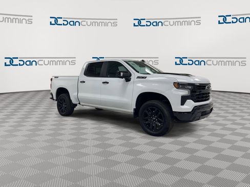 Used 2025 Chevrolet Silverado 1500 LT Trail Boss w/ LT Trail Boss Premium Package AWD/4WD image 2
