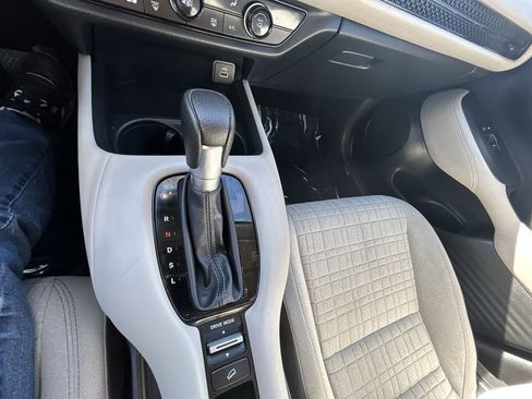 Certified 2024 Honda HR-V LX image 19