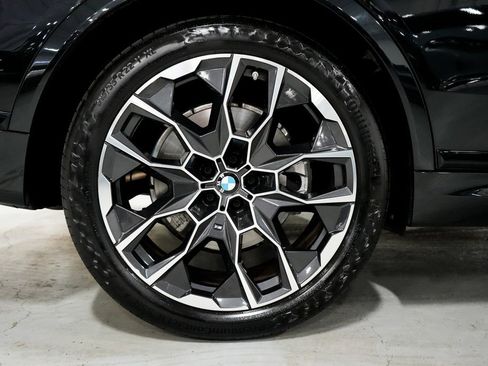 Used 2023 BMW X7 xDrive40i w/ M Sport Package image 27
