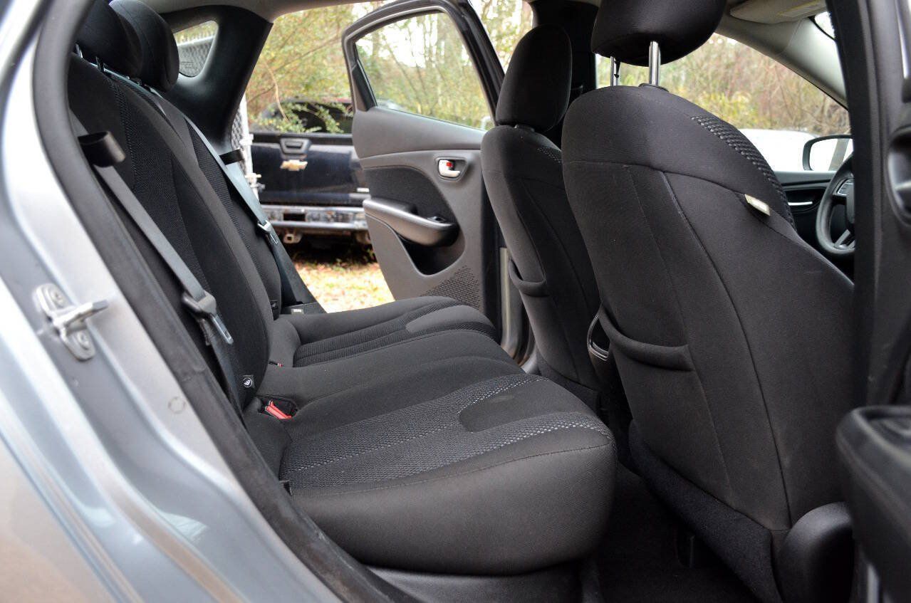 Used 2015 Dodge Dart SE w/ Convenience Group FWD image 8