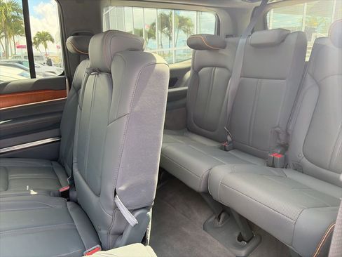 Used 2022 Jeep Grand Wagoneer Series II w/ Flexible Seating Group image 7