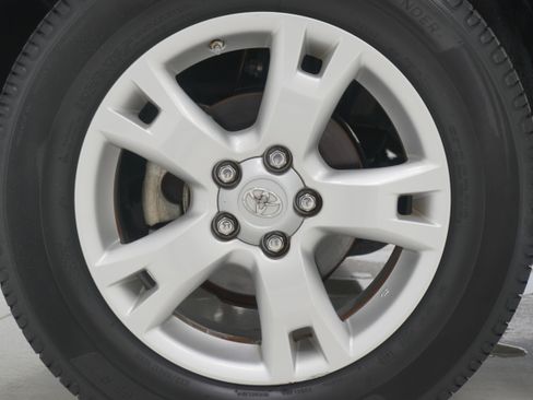 Used 2012 Toyota RAV4 FWD w/ Upgrade Value Pkg image 22