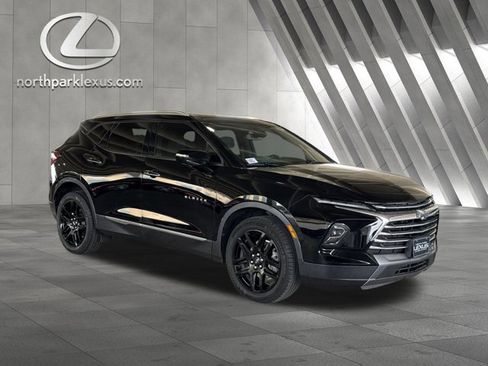 Used 2023 Chevrolet Blazer Premier image 5