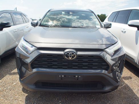 Used 2024 Toyota RAV4 XLE FWD image 2