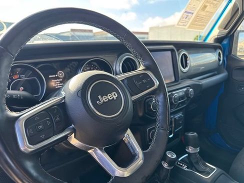 Used 2021 Jeep Wrangler Unlimited Sahara w/ Dual Top Group AWD/4WD image 10