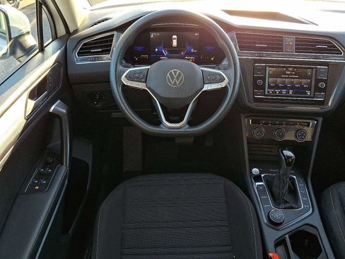 Used 2022 Volkswagen Tiguan S image 11