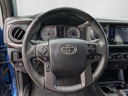 Used 2017 Toyota Tacoma TRD Sport w/ Tow Package image 10