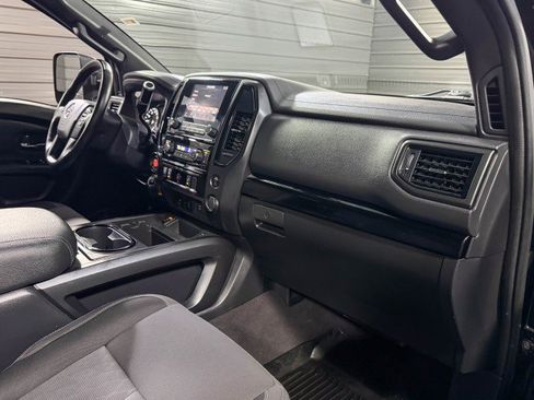 Used 2023 Nissan Titan SV w/ SV Convenience Package image 13