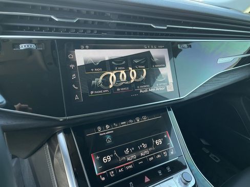 Used 2023 Audi Q8 Prestige image 16