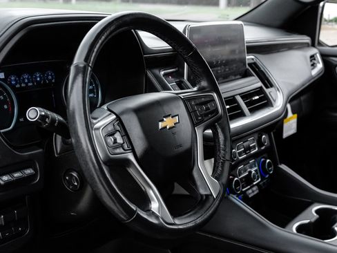 Used 2021 Chevrolet Tahoe Premier w/ Premium Package RWD image 17