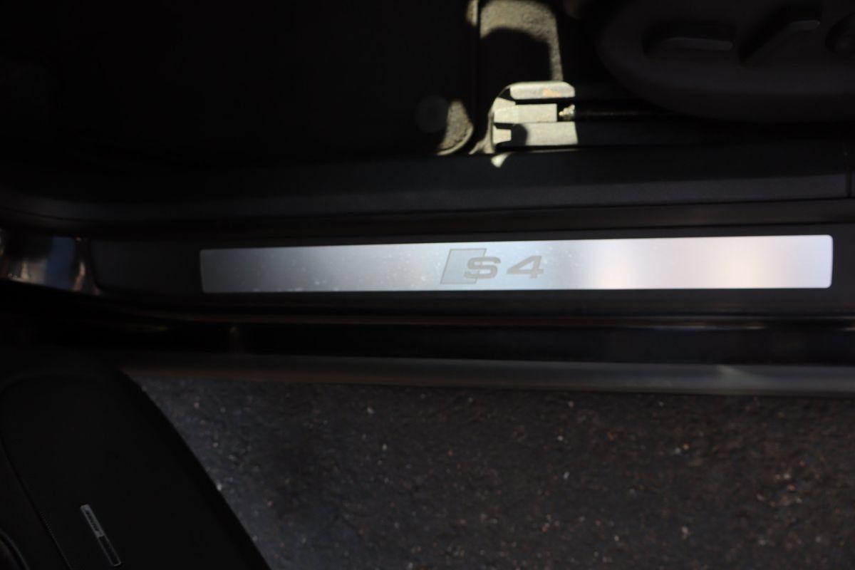 Used 2004 Audi S4 Sedan AWD/4WD image 33