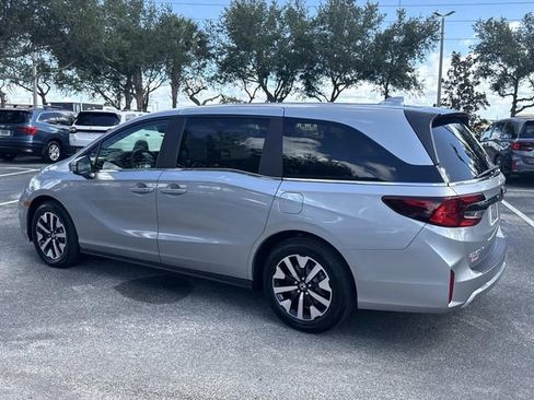 Certified 2025 Honda Odyssey EX-L image 6