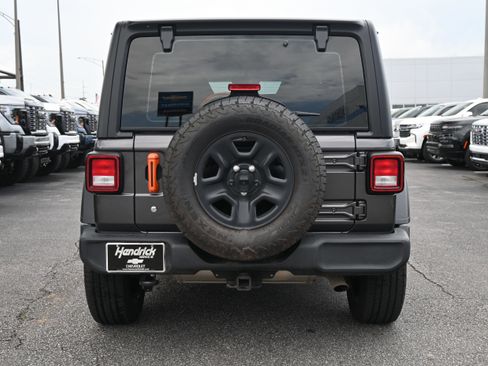 Used 2024 Jeep Wrangler Sport AWD/4WD image 9