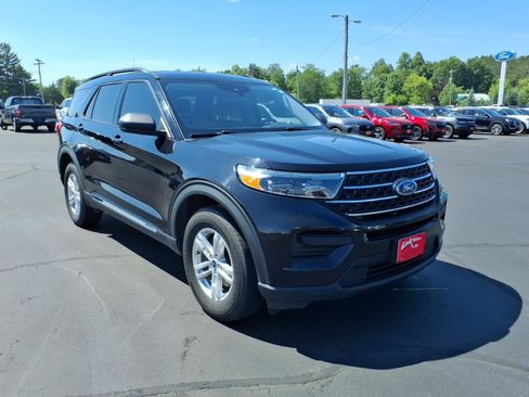 Used 2022 Ford Explorer XLT AWD/4WD image 8