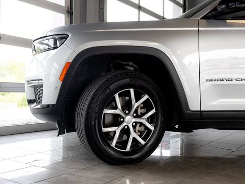 Used 2025 Jeep Grand Cherokee L Limited w/ Luxury Tech Group II AWD/4WD image 10
