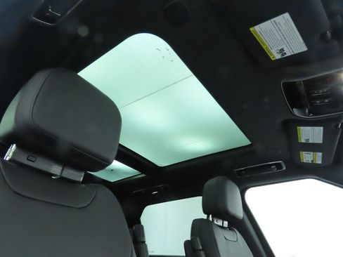 New 2025 Land Rover Range Rover Sport image 19