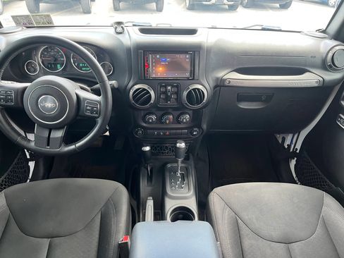 Used 2015 Jeep Wrangler Unlimited Sport w/ Quick Order Package 24S AWD/4WD image 7