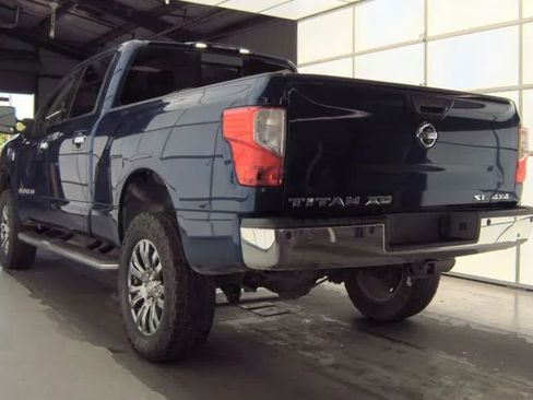 Used 2016 Nissan Titan SL AWD/4WD image 4