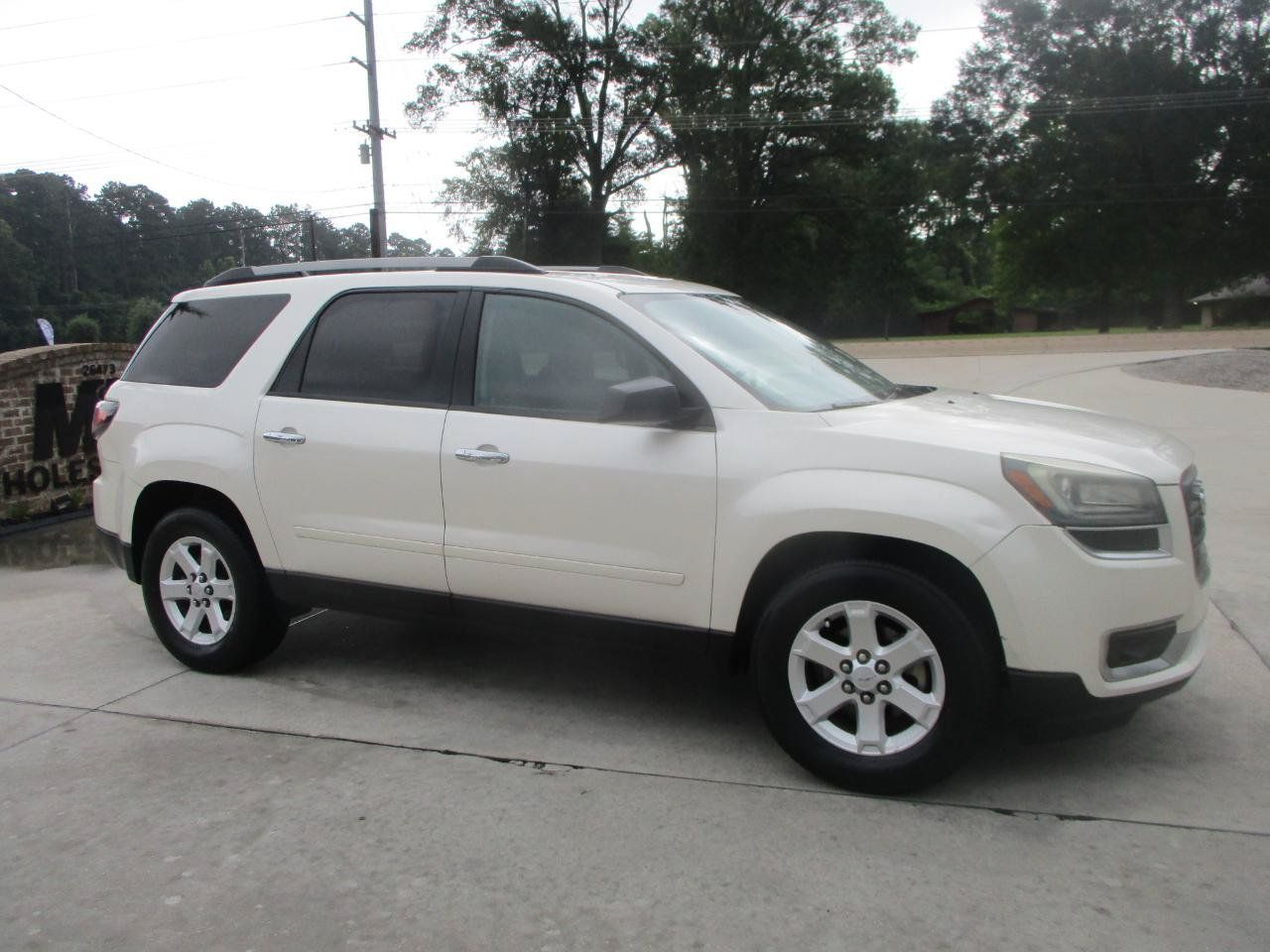 Used 2015 GMC Acadia SLE FWD image 25