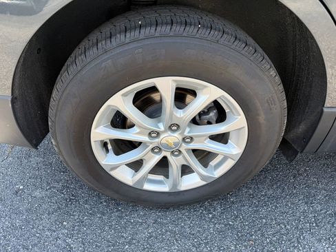 Used 2021 Chevrolet Equinox LS AWD/4WD image 29
