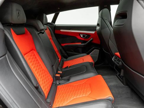 Used 2022 Lamborghini Urus image 12