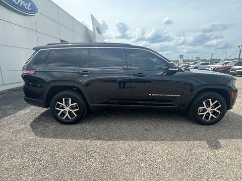 Used 2025 Jeep Grand Cherokee L Limited image 9