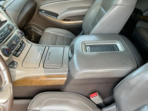 Used 2020 GMC Yukon XL Denali RWD image 28