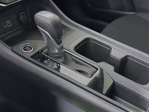 Used 2025 Nissan Sentra S image 19