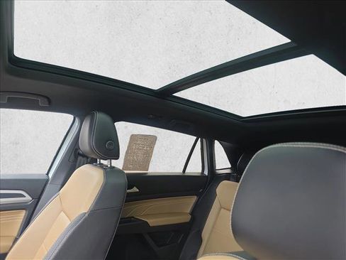 Used 2023 Volkswagen Atlas Cross Sport SEL R-Line image 18